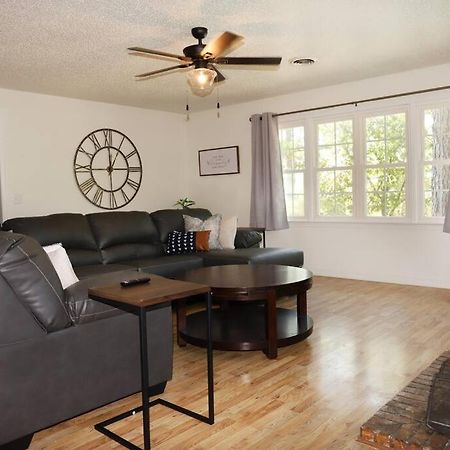 3 Bedroom Vacation Home Next To Silver Dollar City Branson Dış mekan fotoğraf